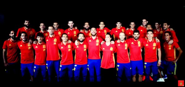 La Roja Baila (Himno Oficial de la Selección Española. Eurocopa 2016)