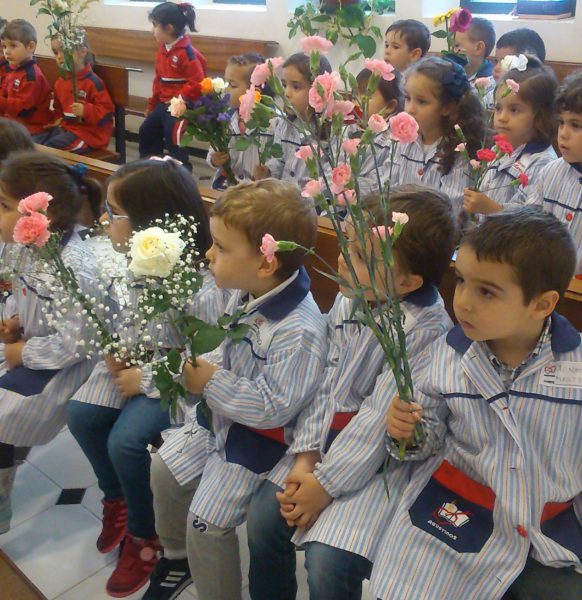 Ofrendas de flores a María 1